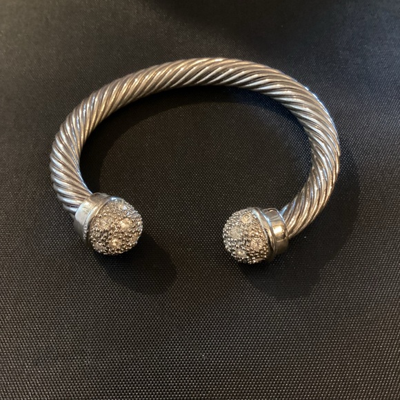 Designer Inspired Silver Cable Bracelet - Picture 1 of 2